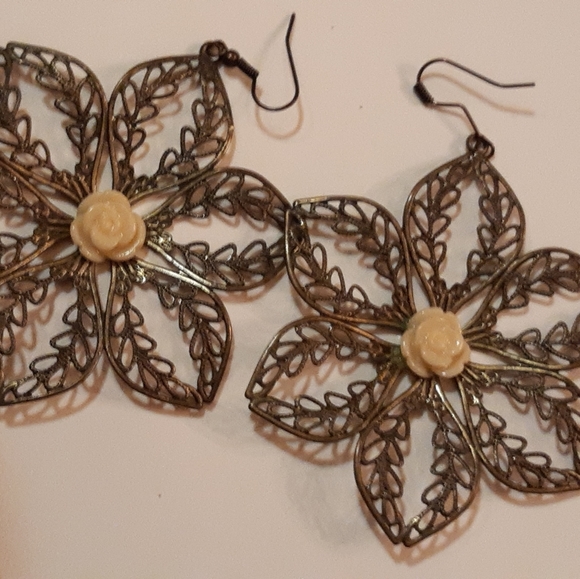 Jewlery Earrings - Picture 4 of 4